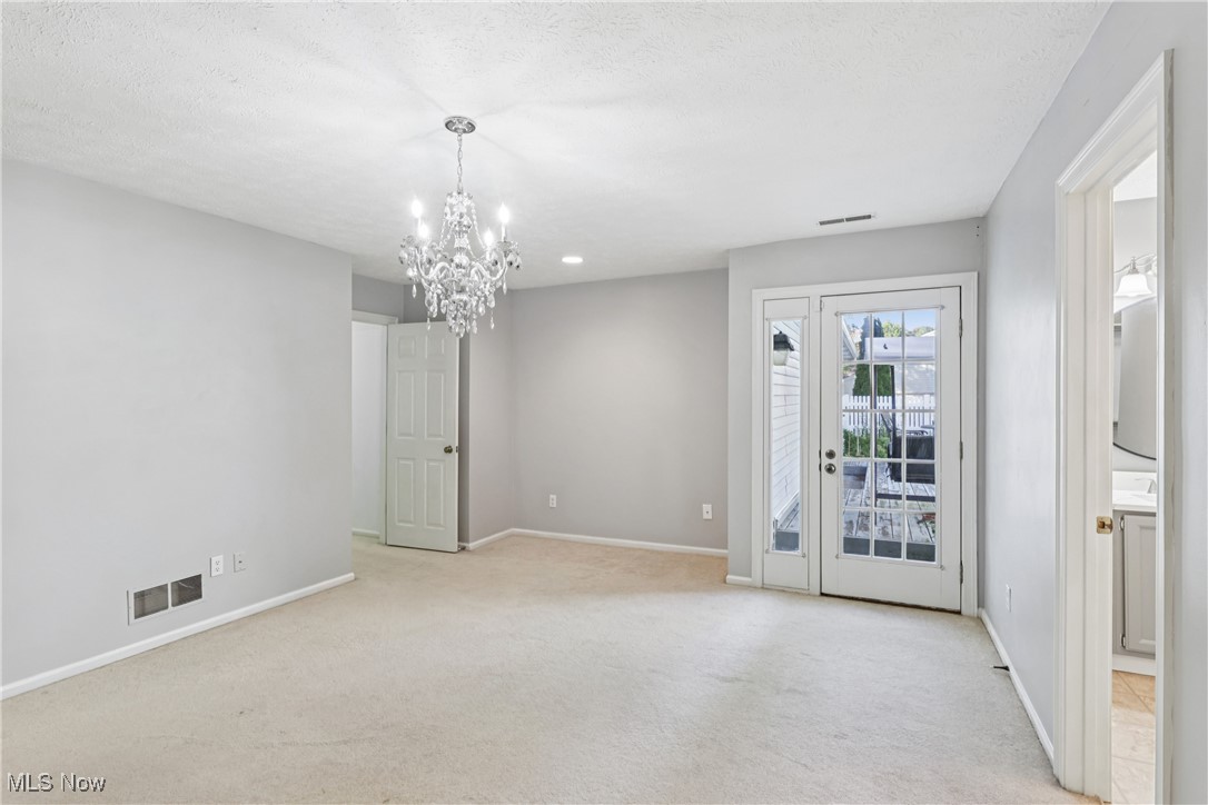 889 Lynnhaven Lane Akron OH 44313