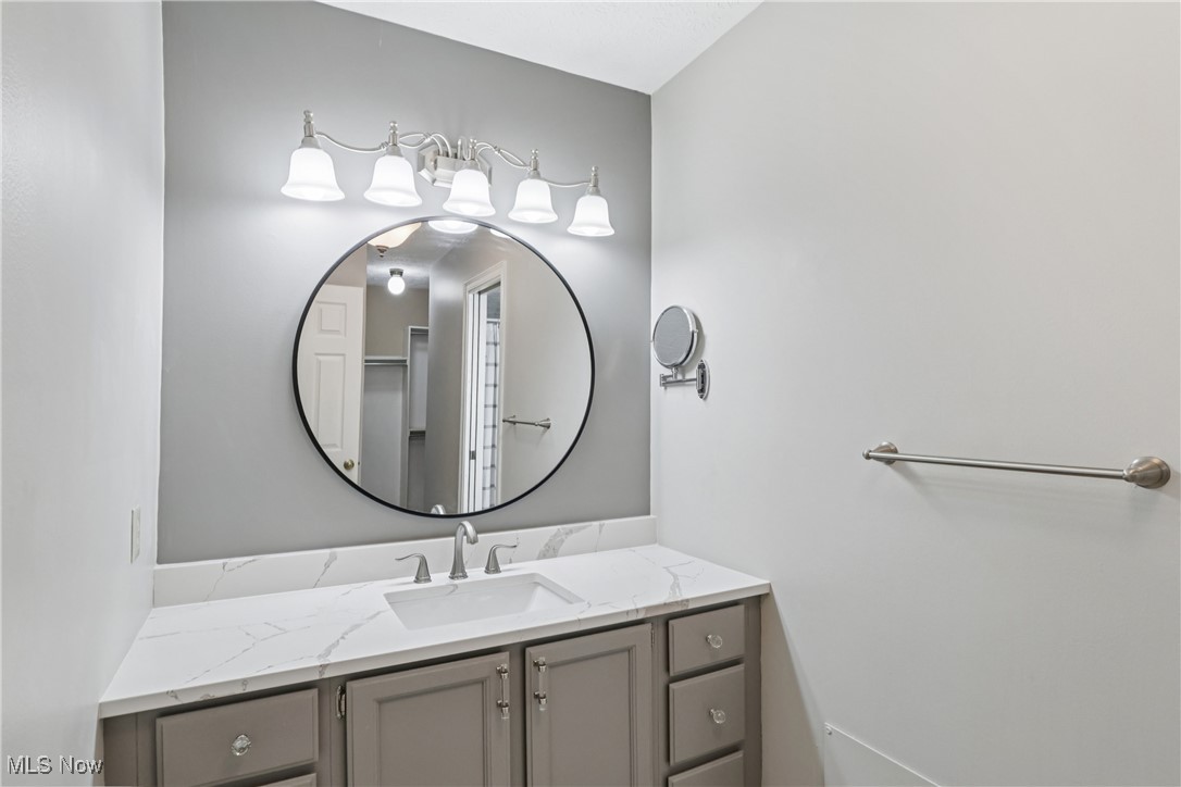 889 Lynnhaven Lane Akron OH 44313