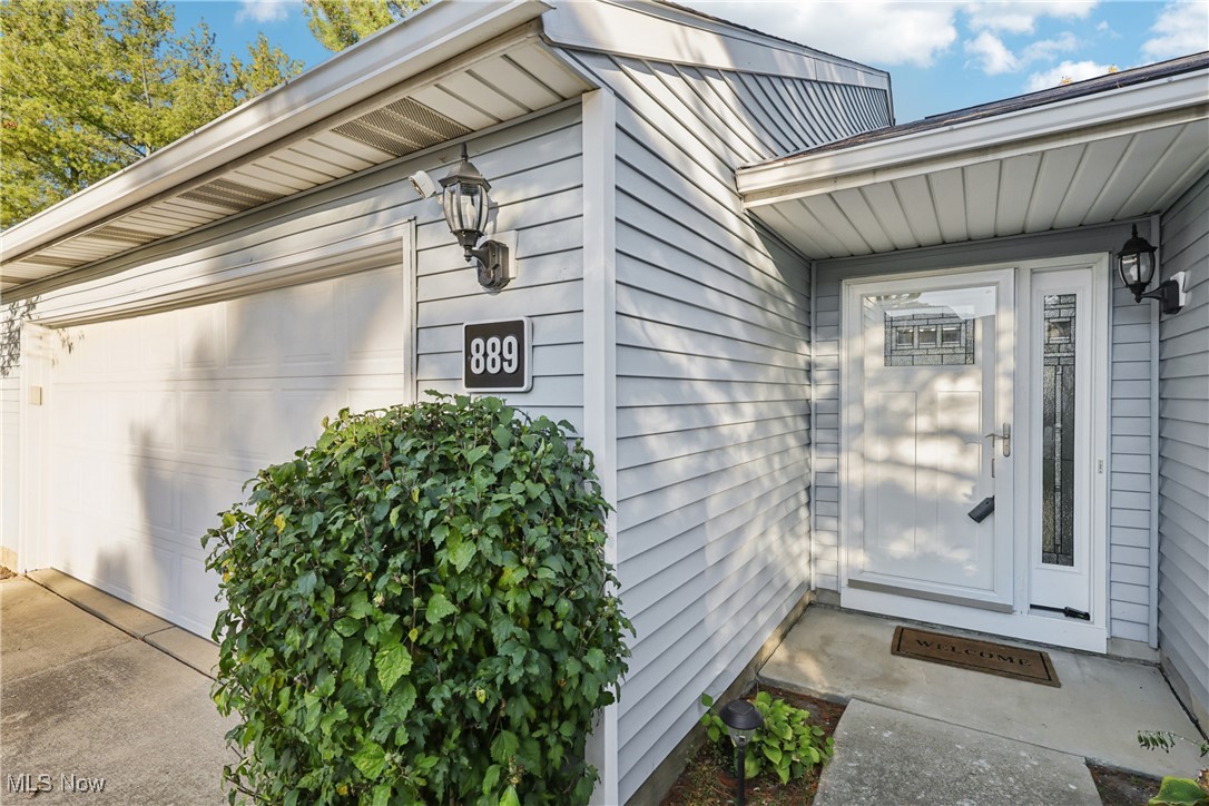 889 Lynnhaven Lane Akron OH 44313