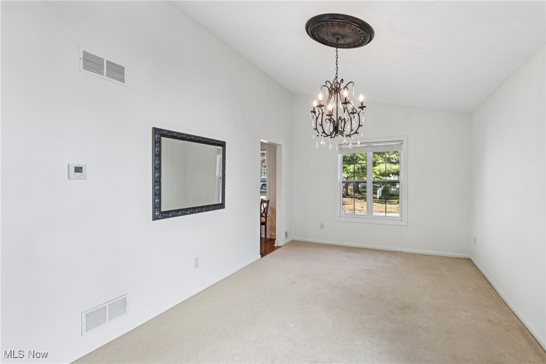 889 Lynnhaven Lane Akron OH 44313