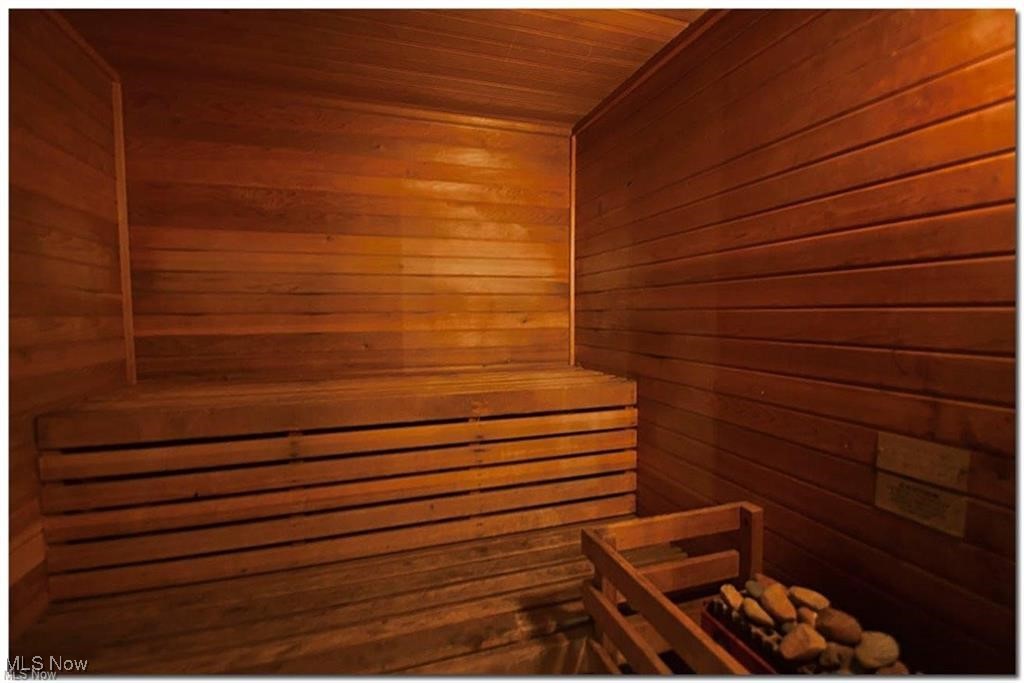 160 Fox Hollow Drive Mayfield Heights OH 44124