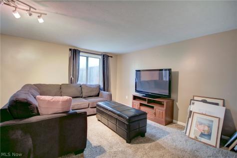9420 Bassett Lane North Royalton OH 44133