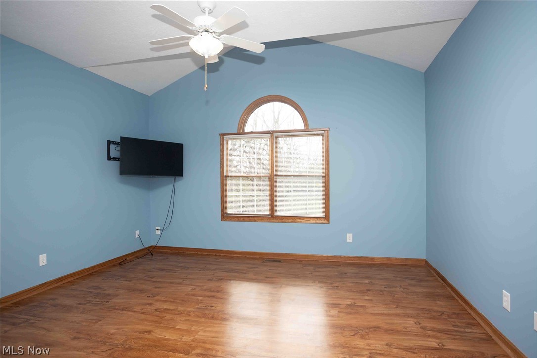 647 N Ridgecliff Street Tallmadge OH 44278