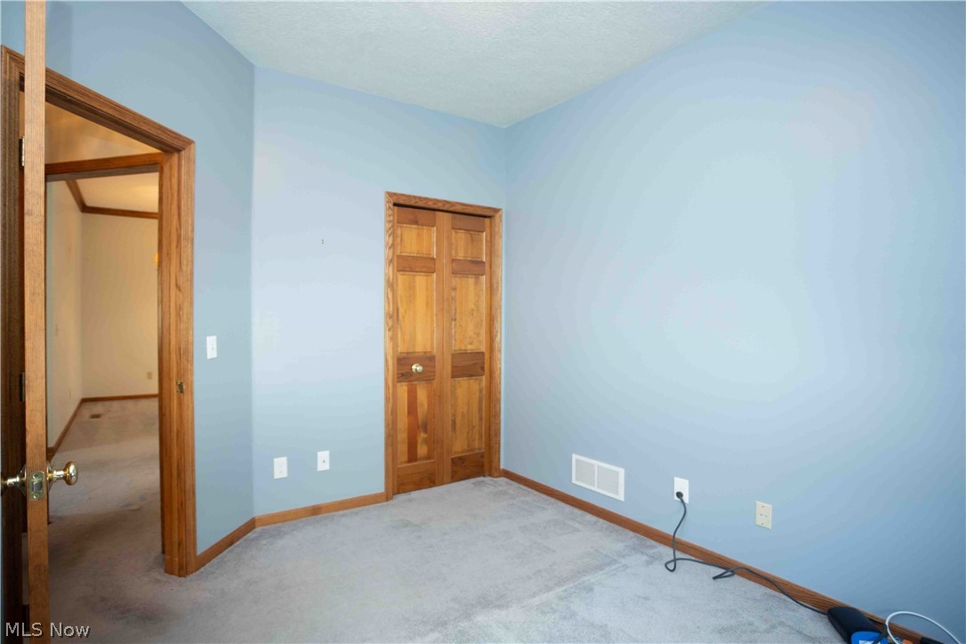 647 N Ridgecliff Street Tallmadge OH 44278