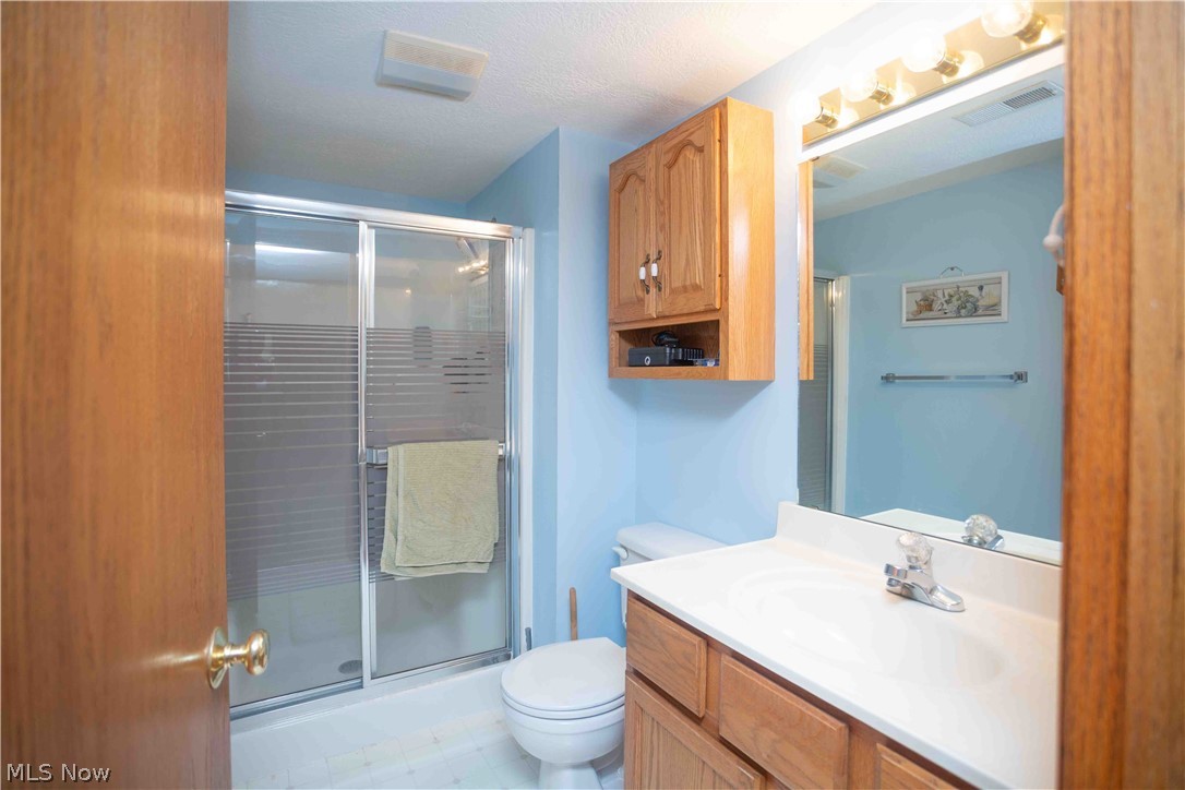 647 N Ridgecliff Street Tallmadge OH 44278