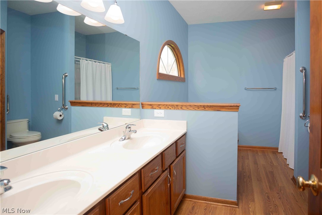 647 N Ridgecliff Street Tallmadge OH 44278