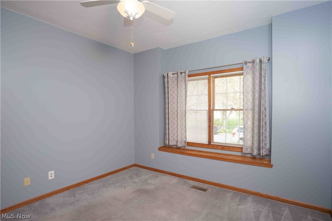 647 N Ridgecliff Street Tallmadge OH 44278
