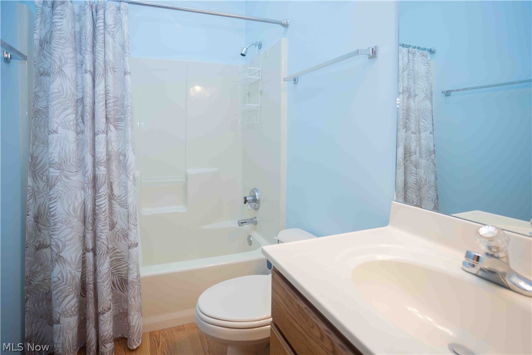 647 N Ridgecliff Street Tallmadge OH 44278