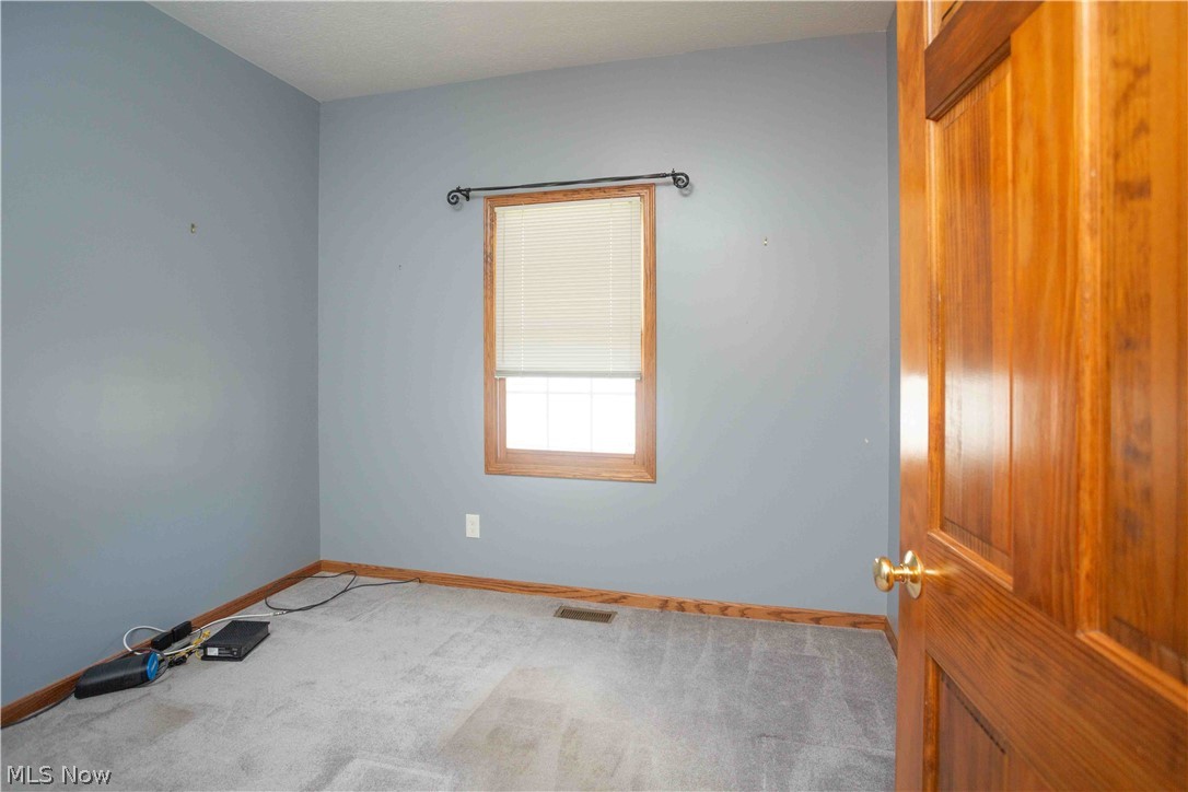 647 N Ridgecliff Street Tallmadge OH 44278