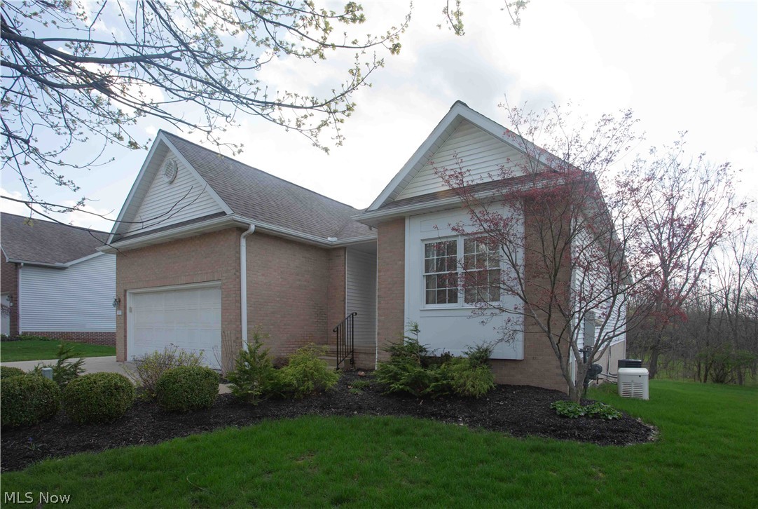 647 N Ridgecliff Street Tallmadge OH 44278