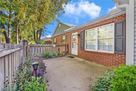 504 Heather Woods Drive Elyria OH 44035
