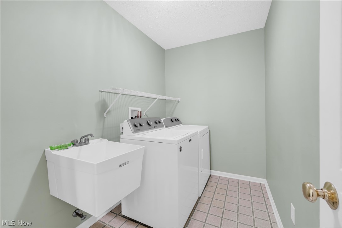 504 Heather Woods Drive Elyria OH 44035