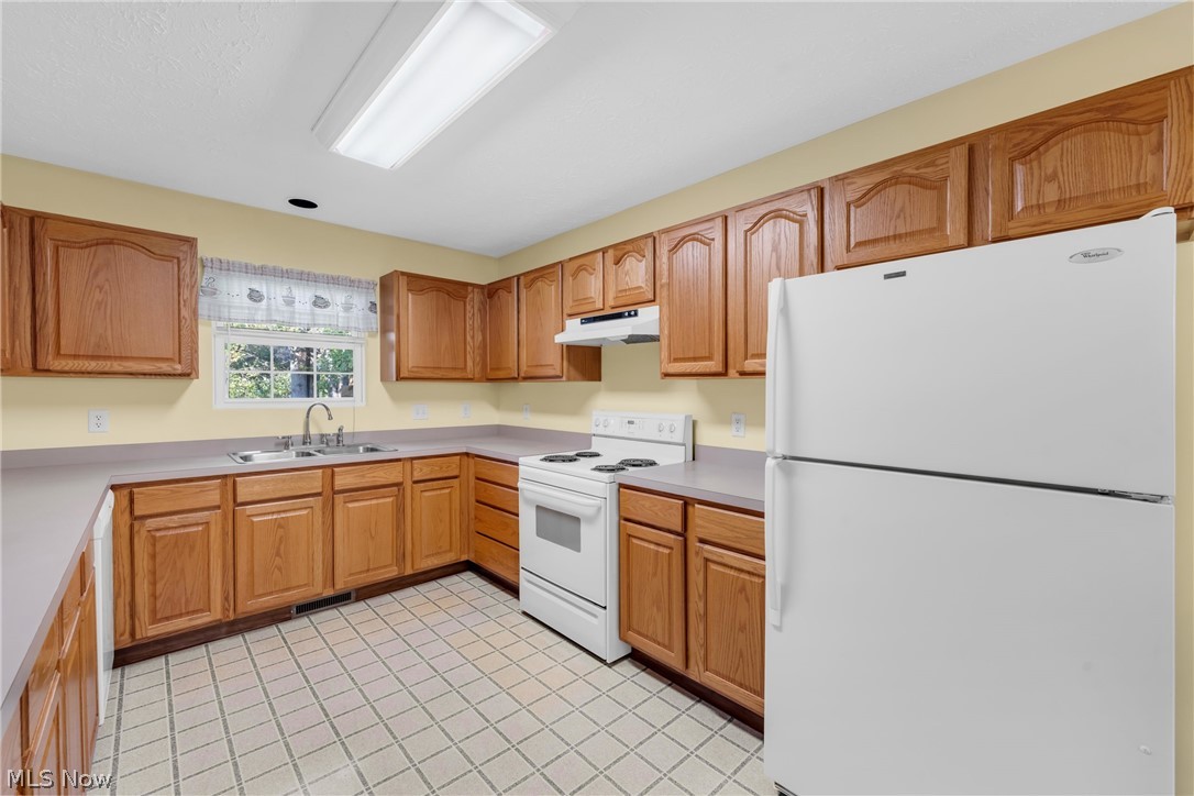 504 Heather Woods Drive Elyria OH 44035