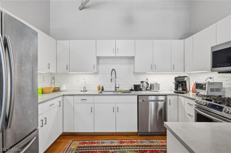 635 W Lakeside Avenue Cleveland OH 44113