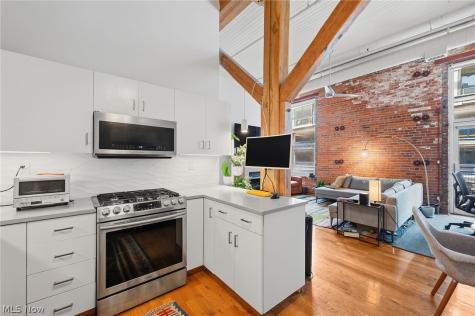 635 W Lakeside Avenue Cleveland OH 44113