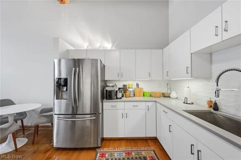 635 W Lakeside Avenue Cleveland OH 44113