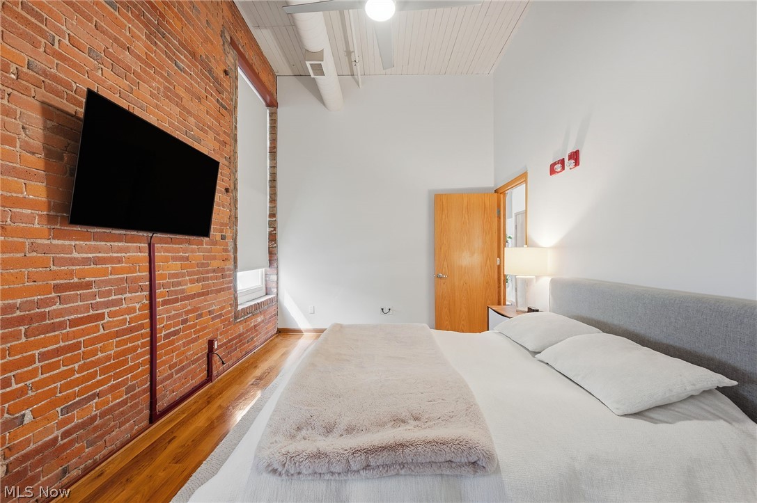 635 W Lakeside Avenue Cleveland OH 44113