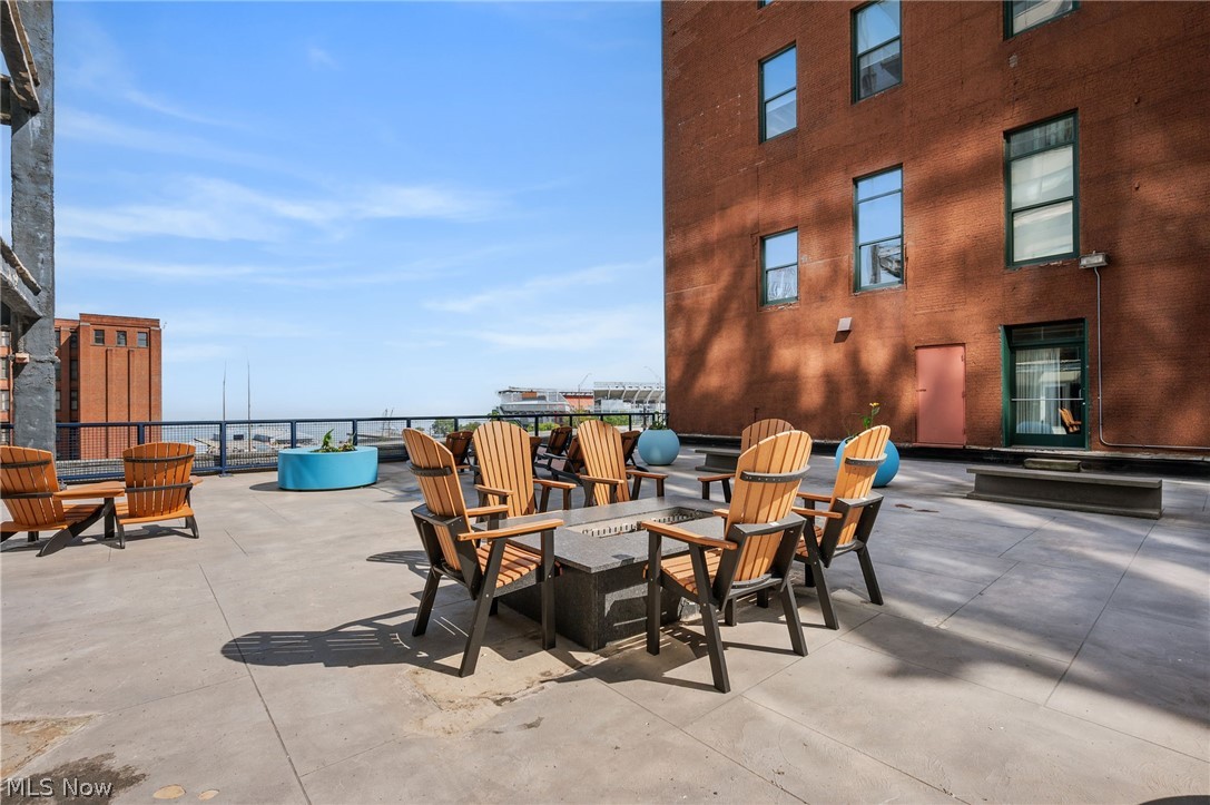 635 W Lakeside Avenue Cleveland OH 44113