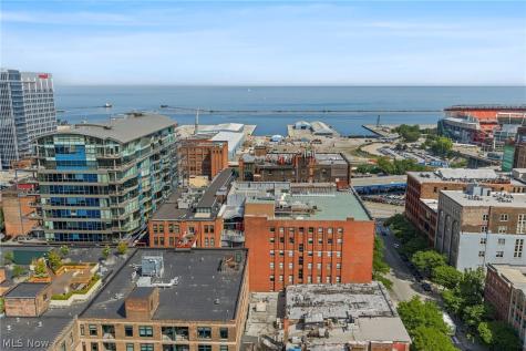 635 W Lakeside Avenue Cleveland OH 44113