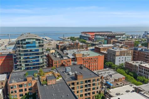 635 W Lakeside Avenue Cleveland OH 44113