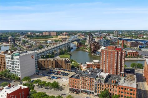 635 W Lakeside Avenue Cleveland OH 44113