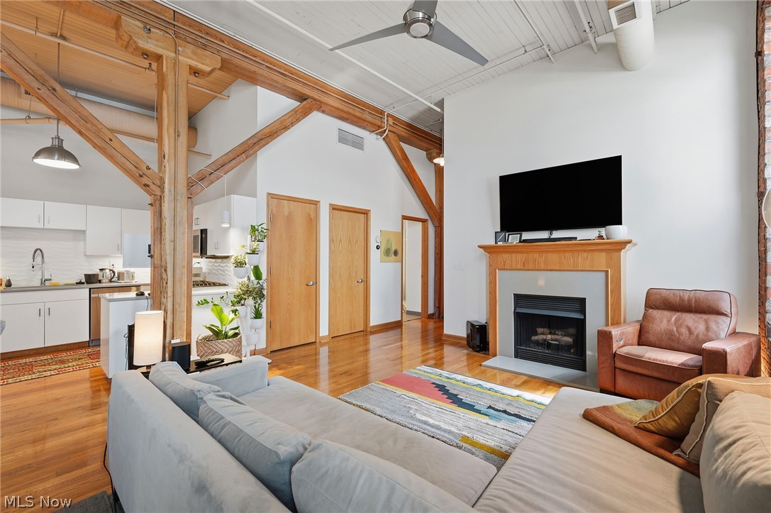 635 W Lakeside Avenue Cleveland OH 44113