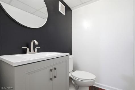 13 Sutton Place Shaker Heights OH 44120