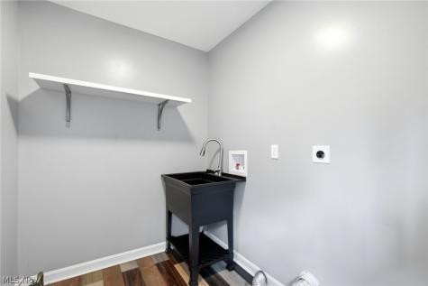 13 Sutton Place Shaker Heights OH 44120