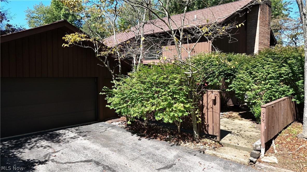 1939 Pine Drive Kent OH 44240