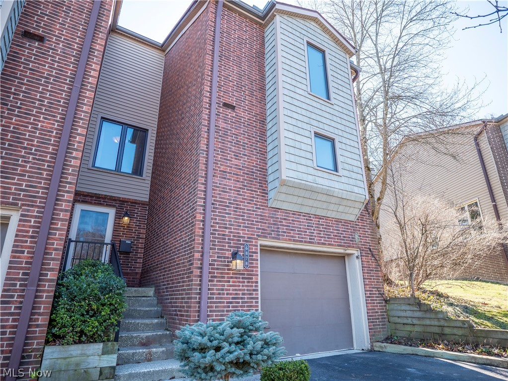 6878 W Fitzwater Road Brecksville OH 44141