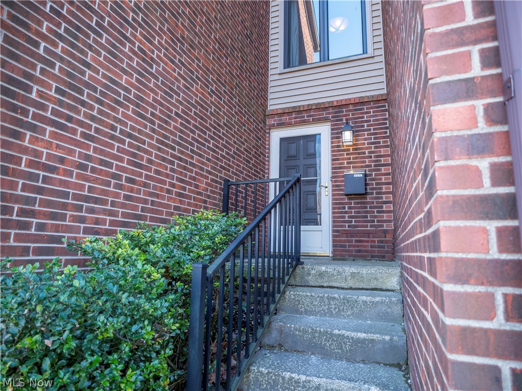 6878 W Fitzwater Road Brecksville OH 44141