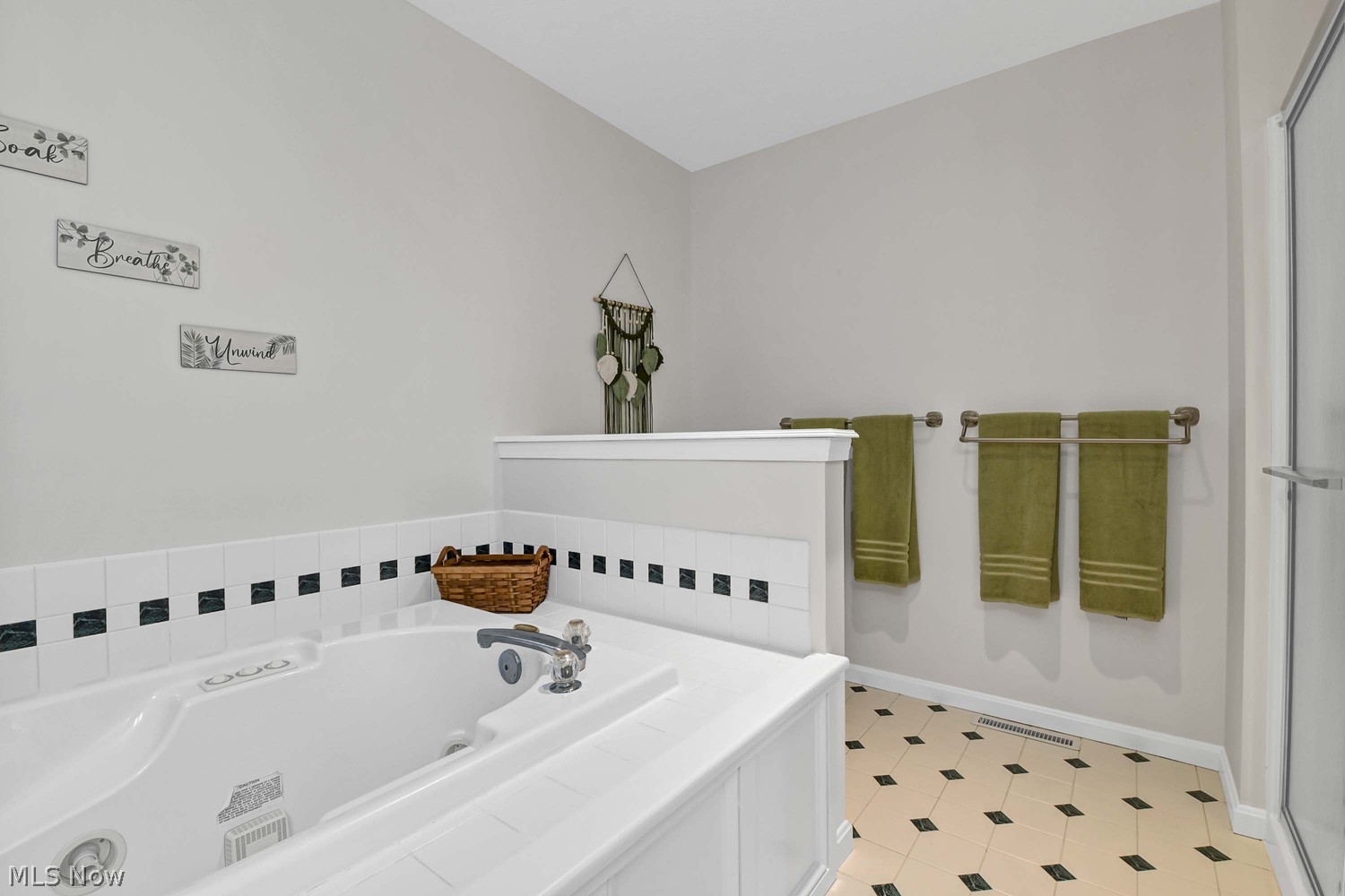 401 Bounty Way Avon Lake OH 44012