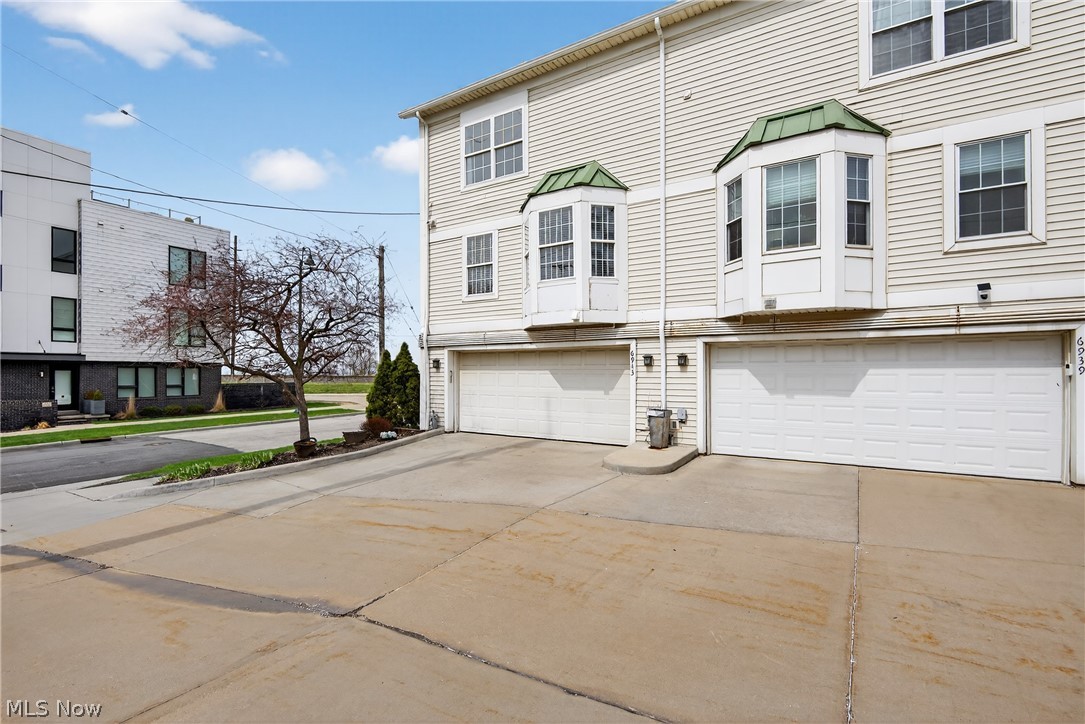 6943 Father Caruso Drive Cleveland OH 44102