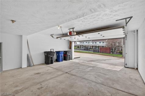 6943 Father Caruso Drive Cleveland OH 44102