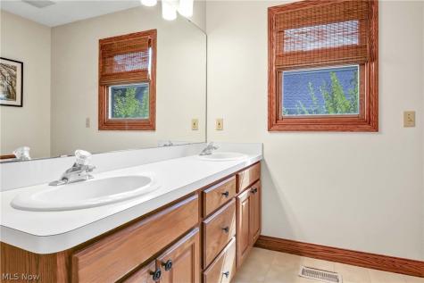 1820 Hampton Run Broadview Heights OH 44147