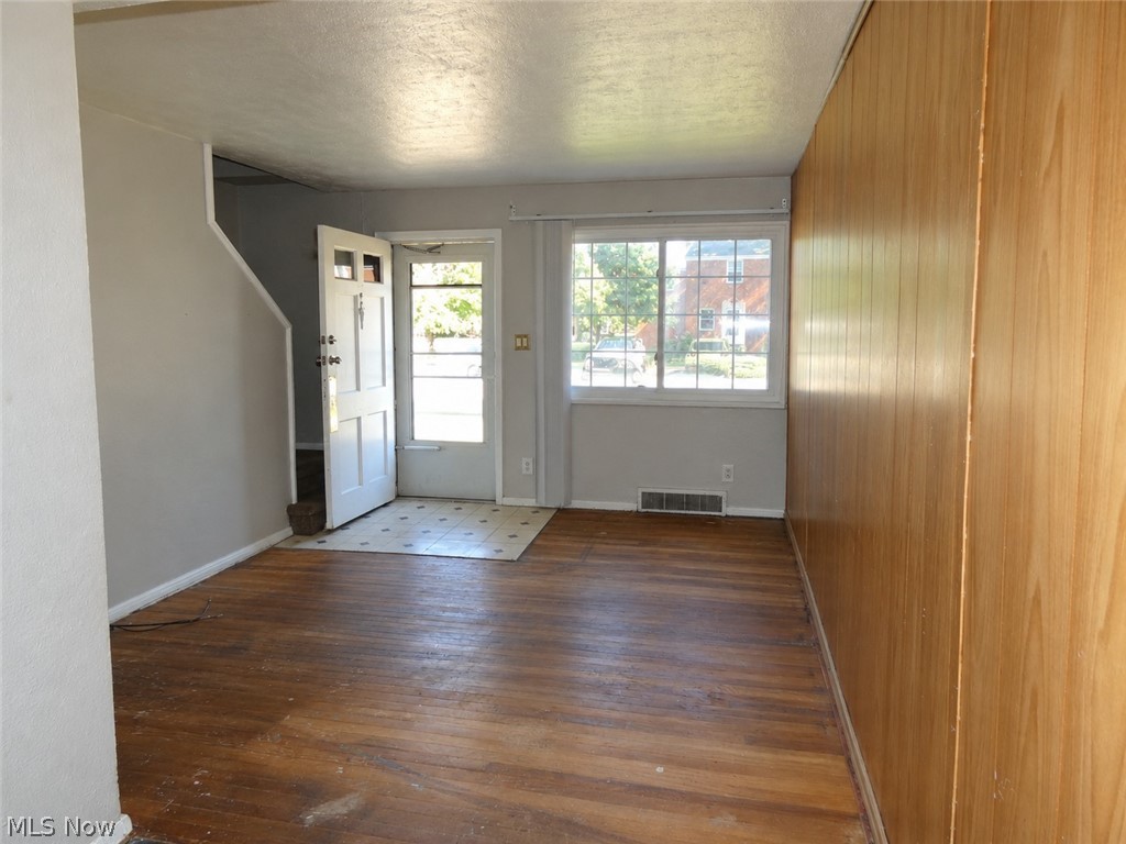 422 Clearview Drive Euclid OH 44123