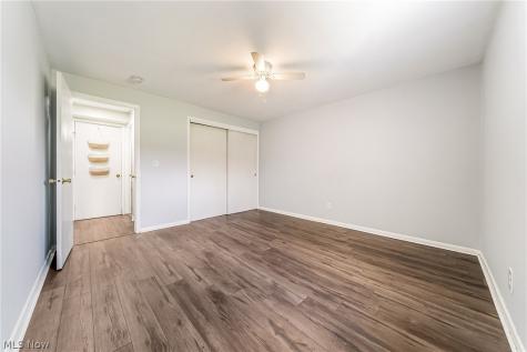 22011 River Oaks Drive Rocky River OH 44116