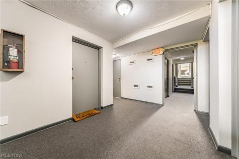 22011 River Oaks Drive Rocky River OH 44116