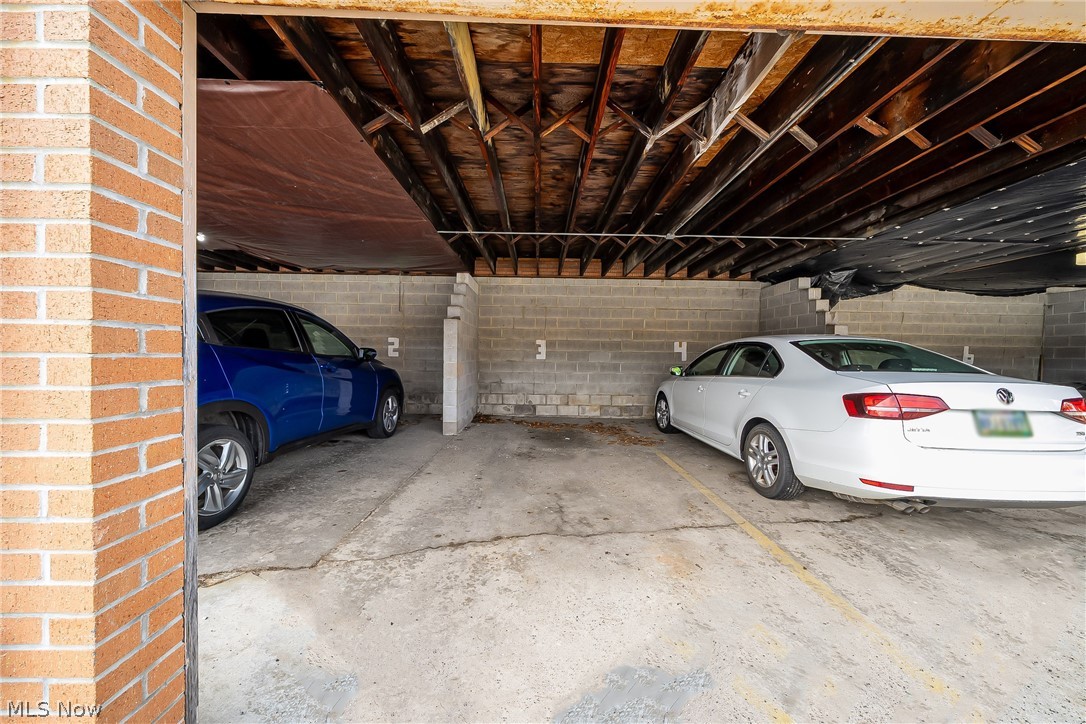 22011 River Oaks Drive Rocky River OH 44116