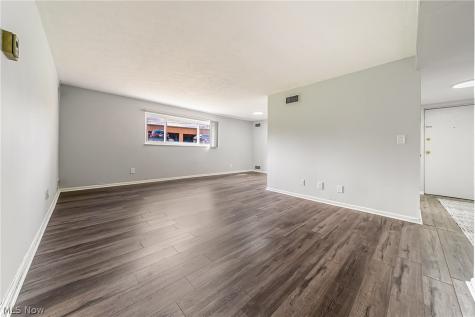 22011 River Oaks Drive Rocky River OH 44116