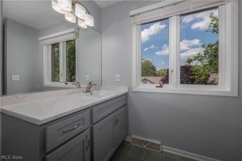 4920 Pond Drive NW North Canton OH 44720