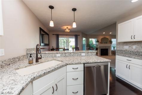 835 Wildberry Circle Avon Lake OH 44012