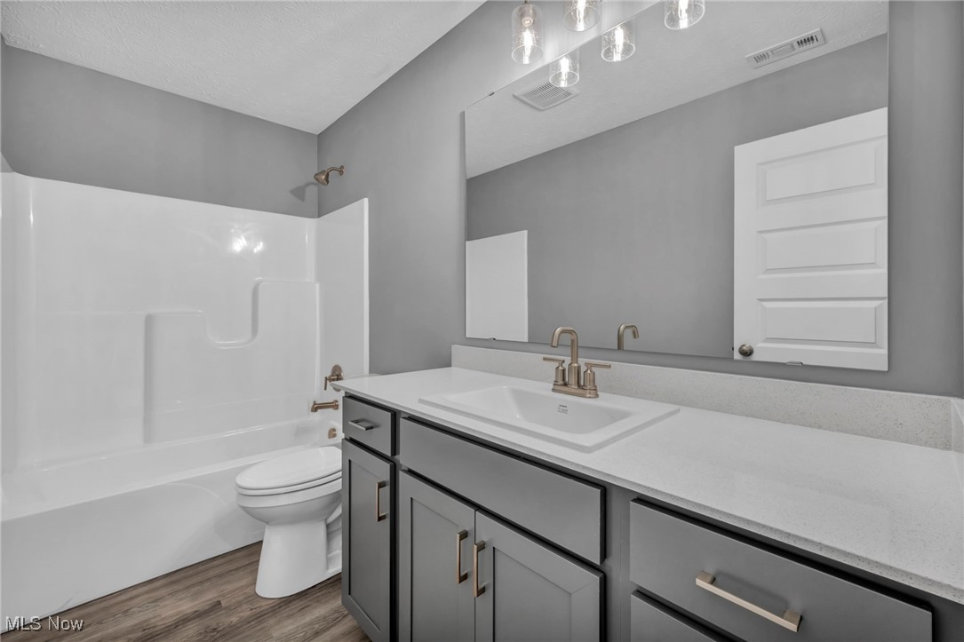 2088 Glenmont Drive Brunswick OH 44212