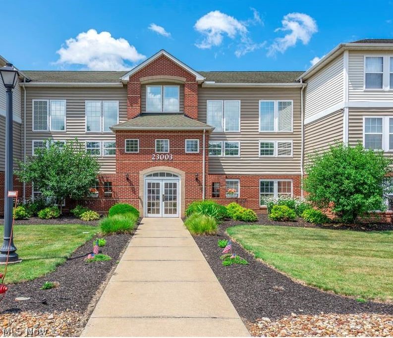 23003 Chandlers Lane Olmsted Falls OH 44138