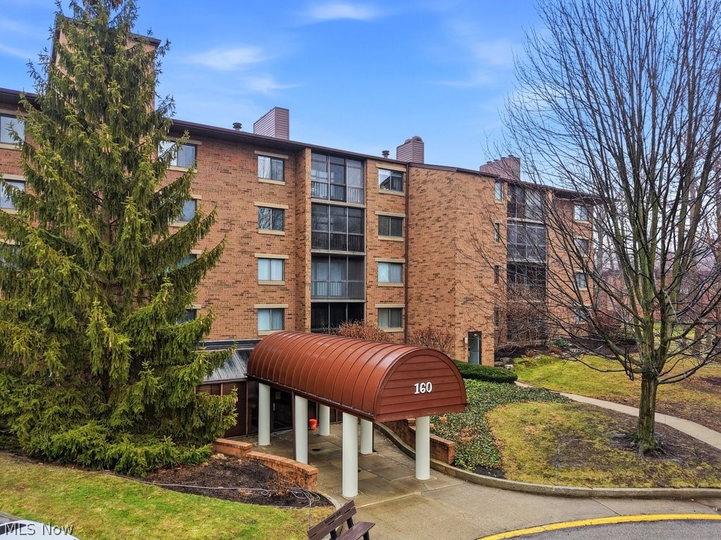 160 Fox Hollow Drive Mayfield Heights OH 44124