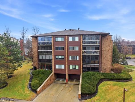 160 Fox Hollow Drive Mayfield Heights OH 44124