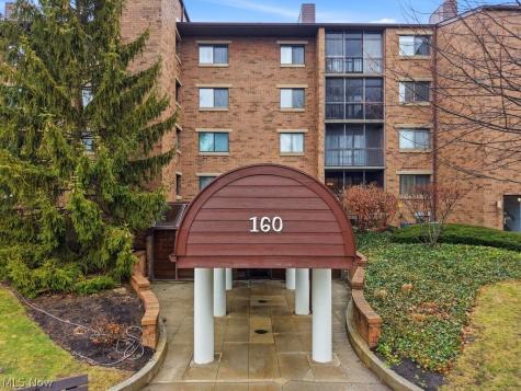 160 Fox Hollow Drive Mayfield Heights OH 44124