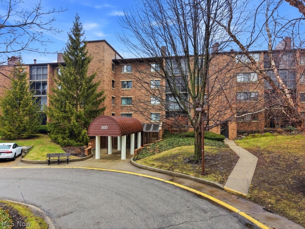 160 Fox Hollow Drive Mayfield Heights OH 44124