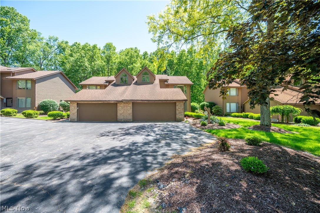 9114 Inverrary Drive SE Howland OH 44484