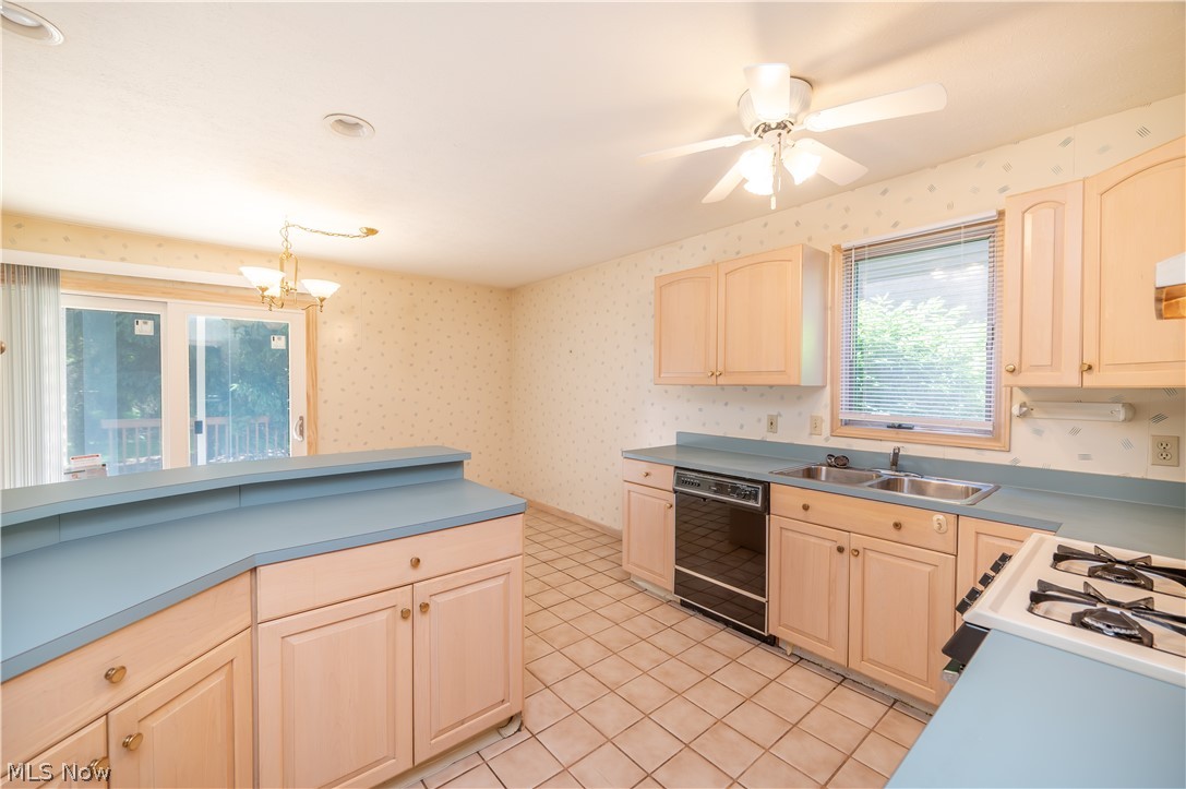 9114 Inverrary Drive SE Howland OH 44484